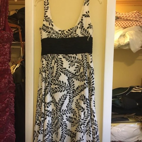 Black and white floral dress - Picture 4 of 6